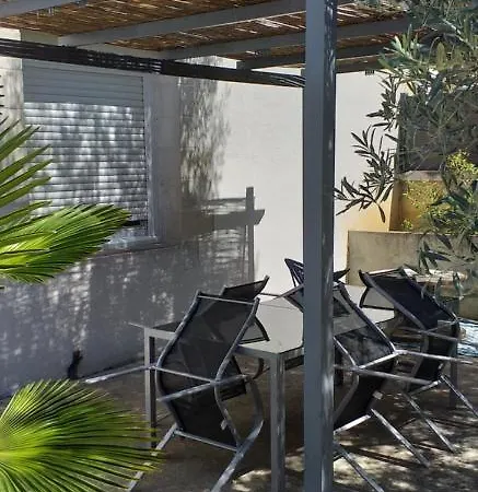 Jolie maison de ville avec un extérieur au calme - Les Dragons de la Chamoiserie NIORT Extérieur photo