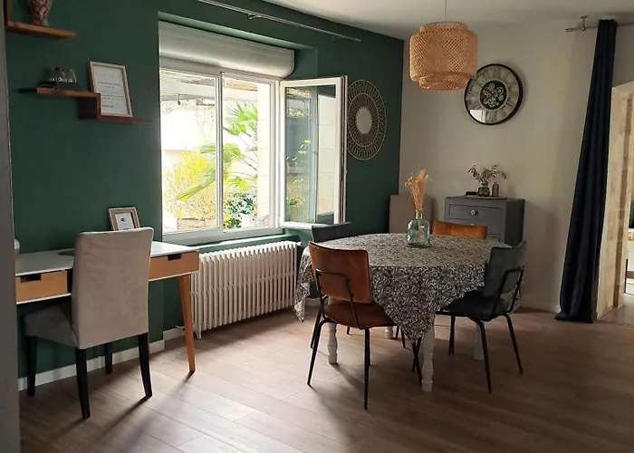 Jolie maison de ville avec un extérieur au calme - Les Dragons de la Chamoiserie NIORT